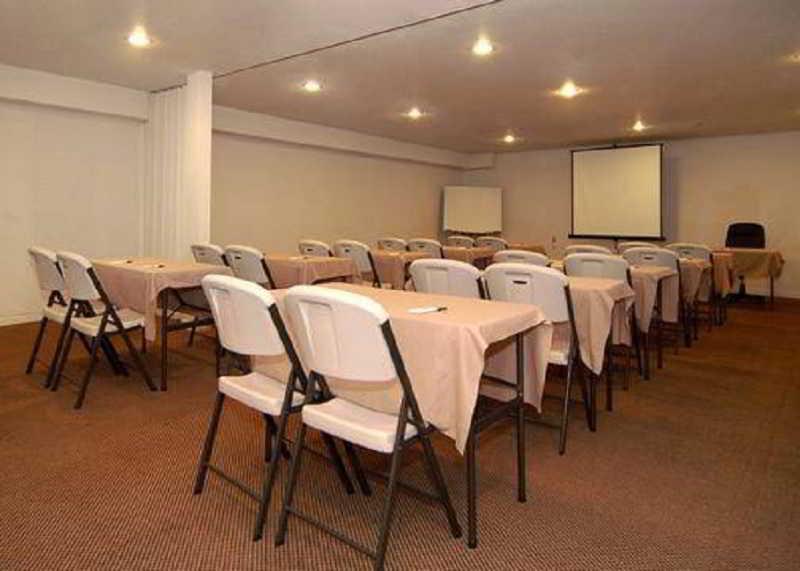 Holiday Inn Express Hotel & Suites Carlsbad Beach By Ihg מתקנים תמונה